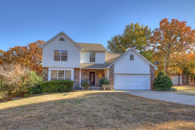 109 Bogey Circle, Carl Junction, MO 64834