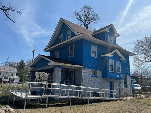 2961 Lockridge Avenue, Kansas City, MO 64128