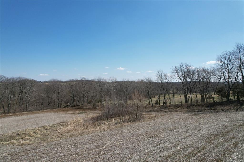 20 Acs Dye Store Road, Weston, MO 64098