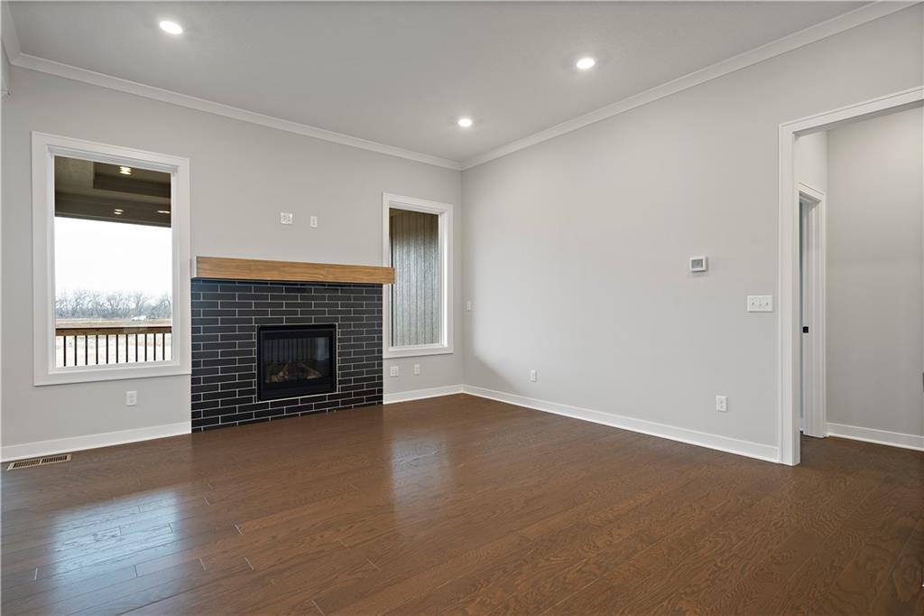 18813 Skyview Lane, Spring Hill, KS 66083