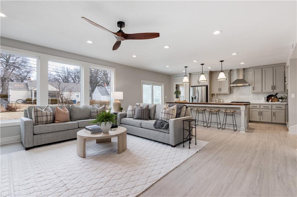 4512 W 69th Terrace, Prairie Village, KS 66208