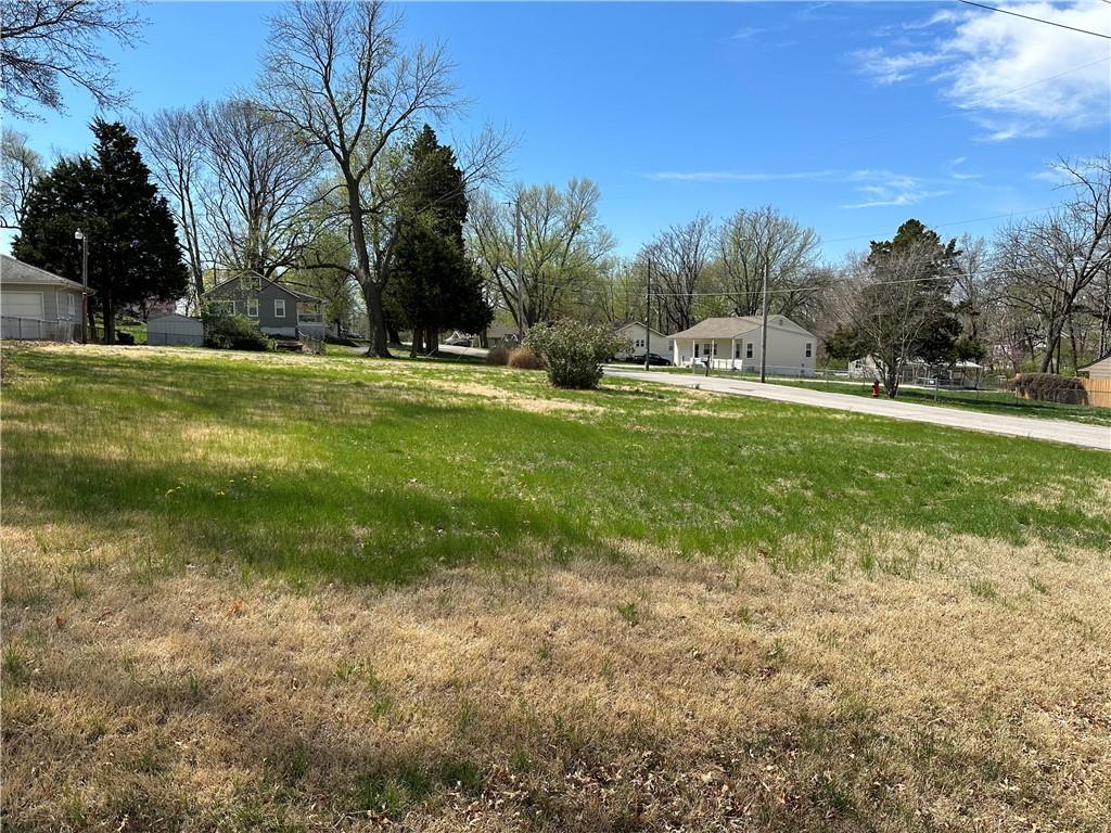 4443 N Cypress Avenue, Kansas City, MO 64117