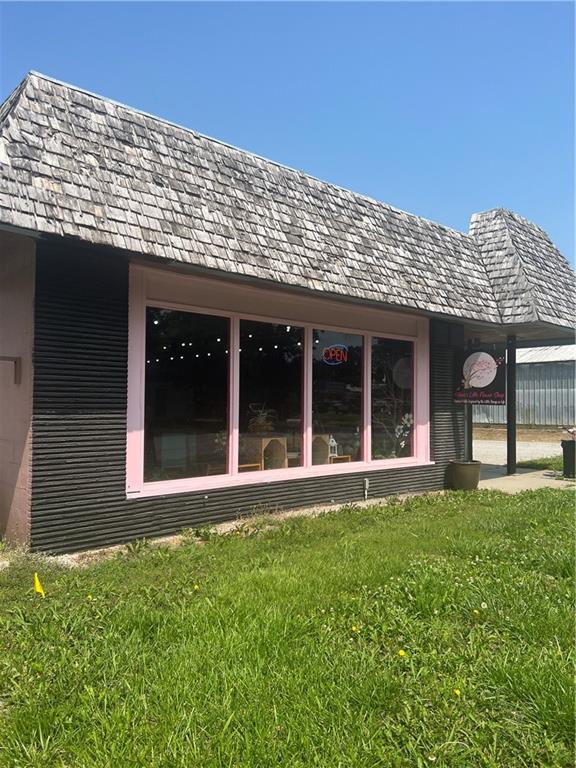 1102 6th Street, Osawatomie, KS 66064