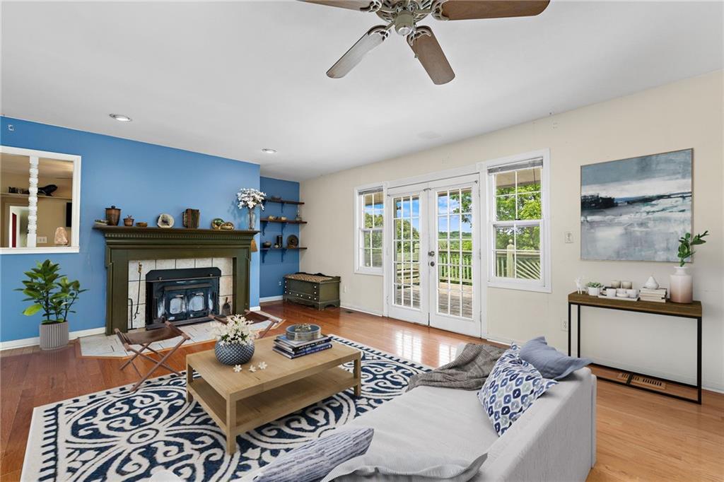 9100 Woodland Court, Lenexa, KS 66220