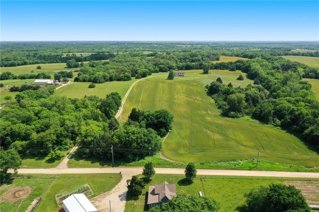 18943 54 Street, McLouth, KS 66054