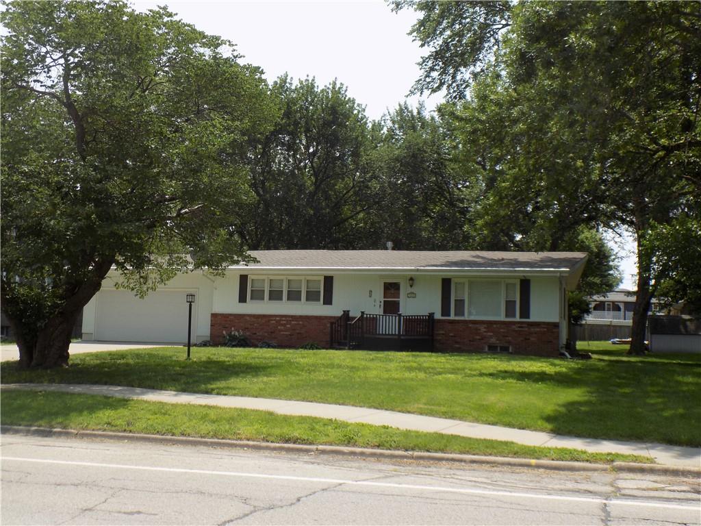 328 W 15th Street, Ottawa, KS 66067