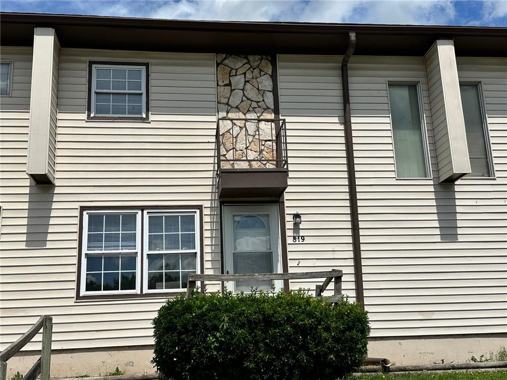 819 N 70th Terrace, Kansas City, KS 66112