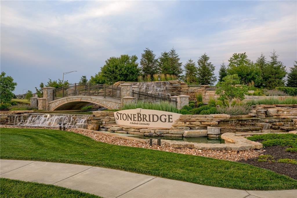 16181 W 166th Court, Olathe, KS 66062