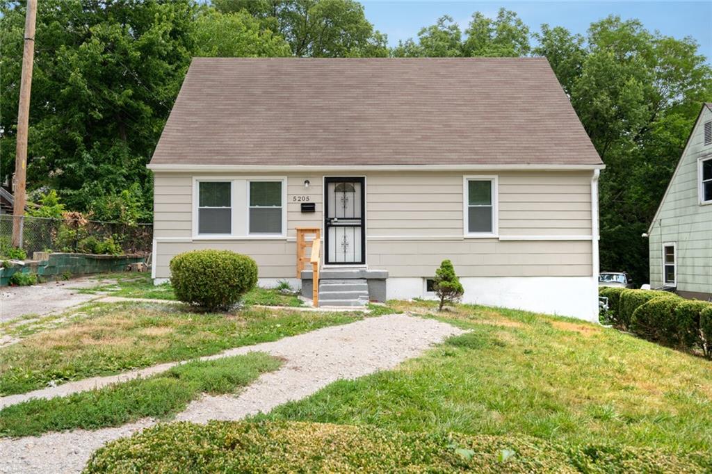 5205 S Benton Avenue, Kansas City, MO 64130