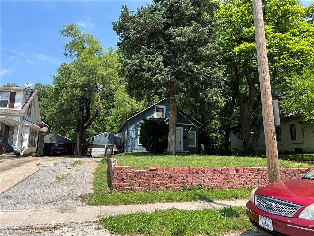 802 W South Avenue, Independence, MO 64050
