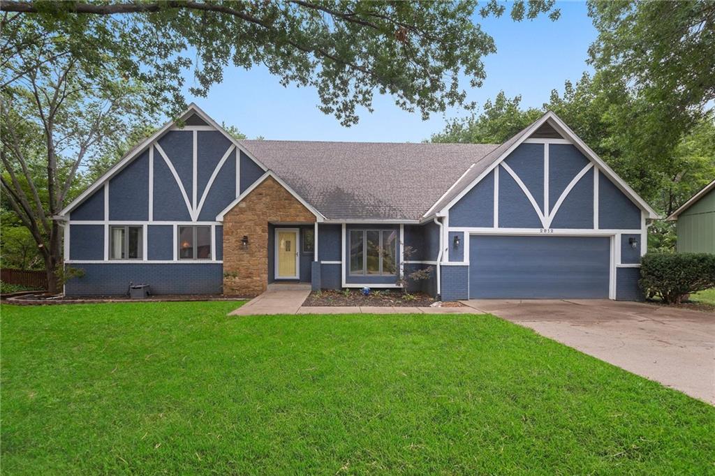 2912 Oxford Road, Lawrence, KS 66049