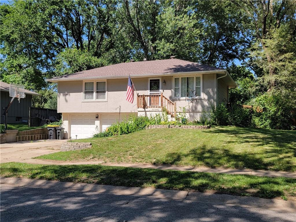 1208 S Ward Parkway, Blue Springs, MO 64014