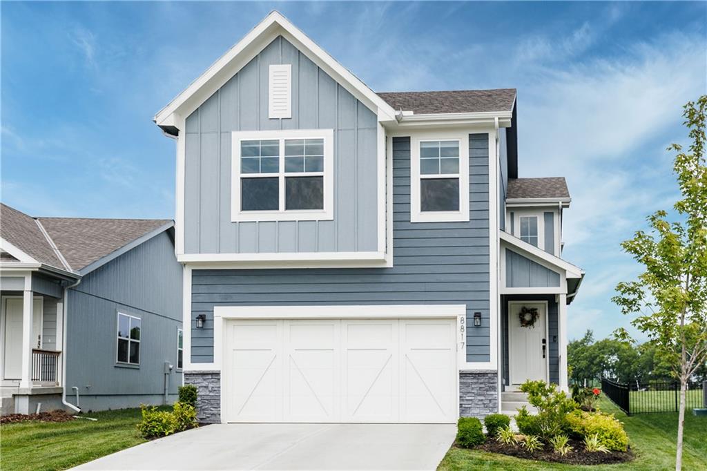 8817 SW 9th Terrace, Blue Springs, MO 64064