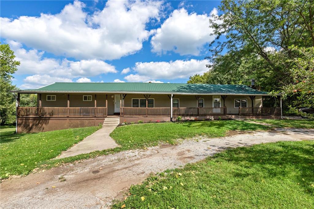 8811 S Corn Road, Oak Grove, MO 64075