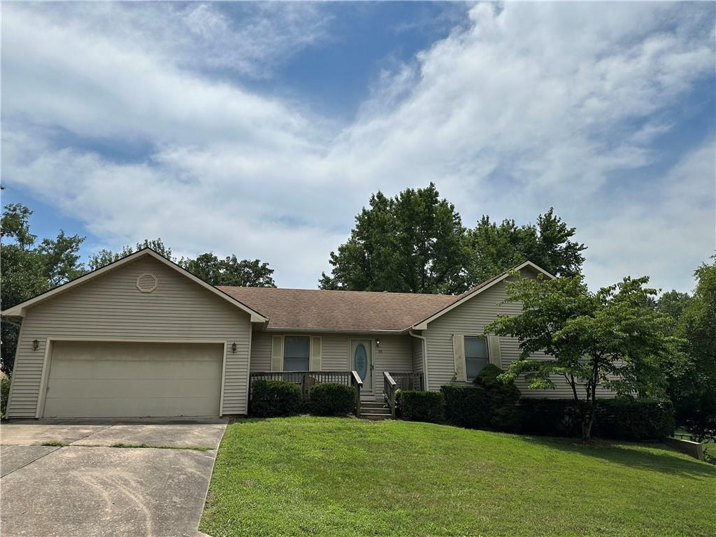 99 Hawthorne Hill Drive, Warrensburg, MO 64093