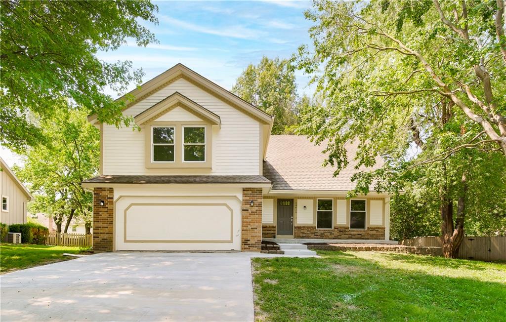 14824 S Summertree Lane, Olathe, KS 66062