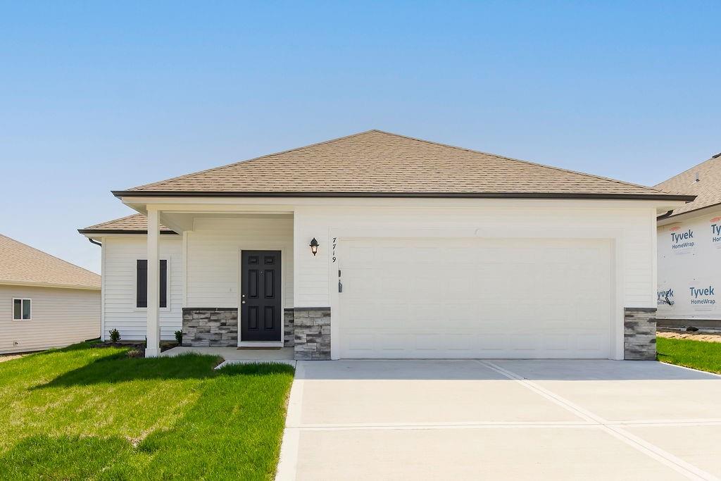 7730 NW 123rd Court, Kansas City, MO 64163