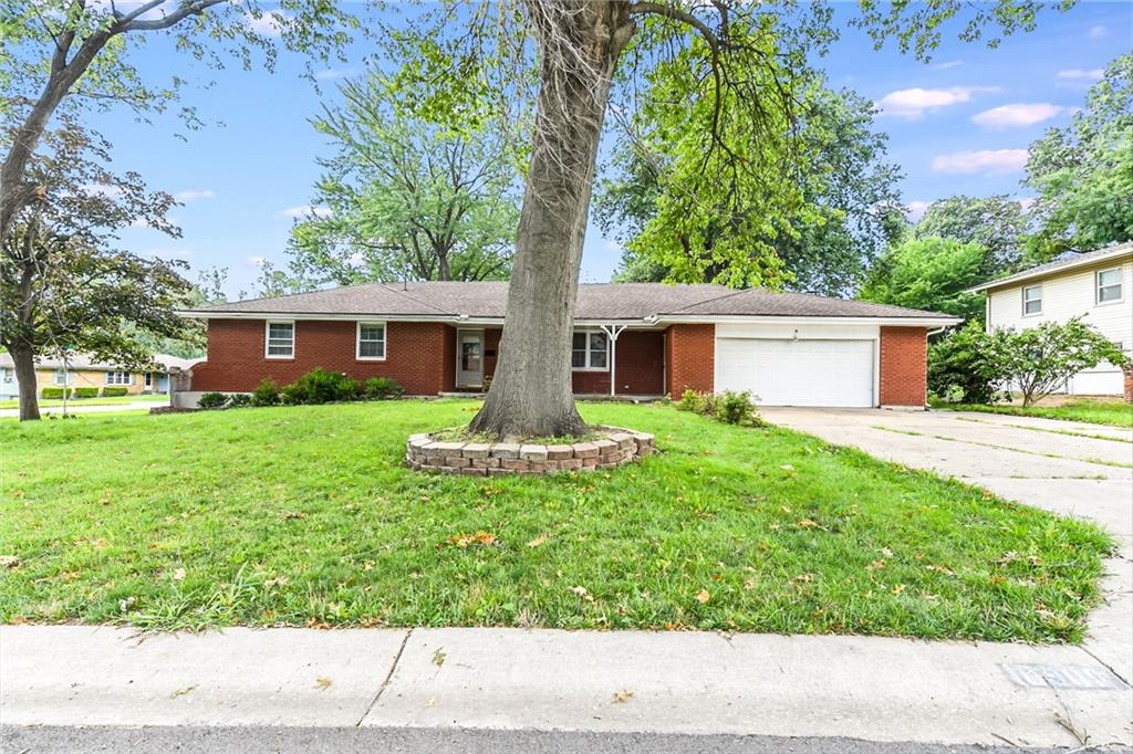10900 Fuller Avenue, Kansas City, MO 64134