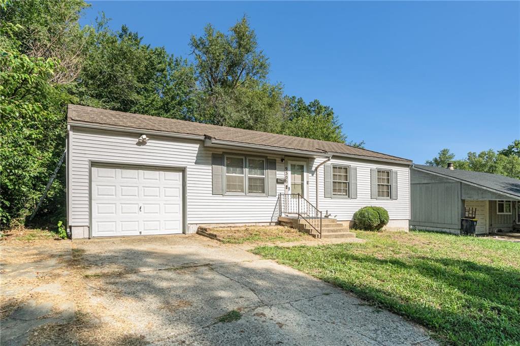 9305 Lewis Avenue, Kansas City, MO 64138