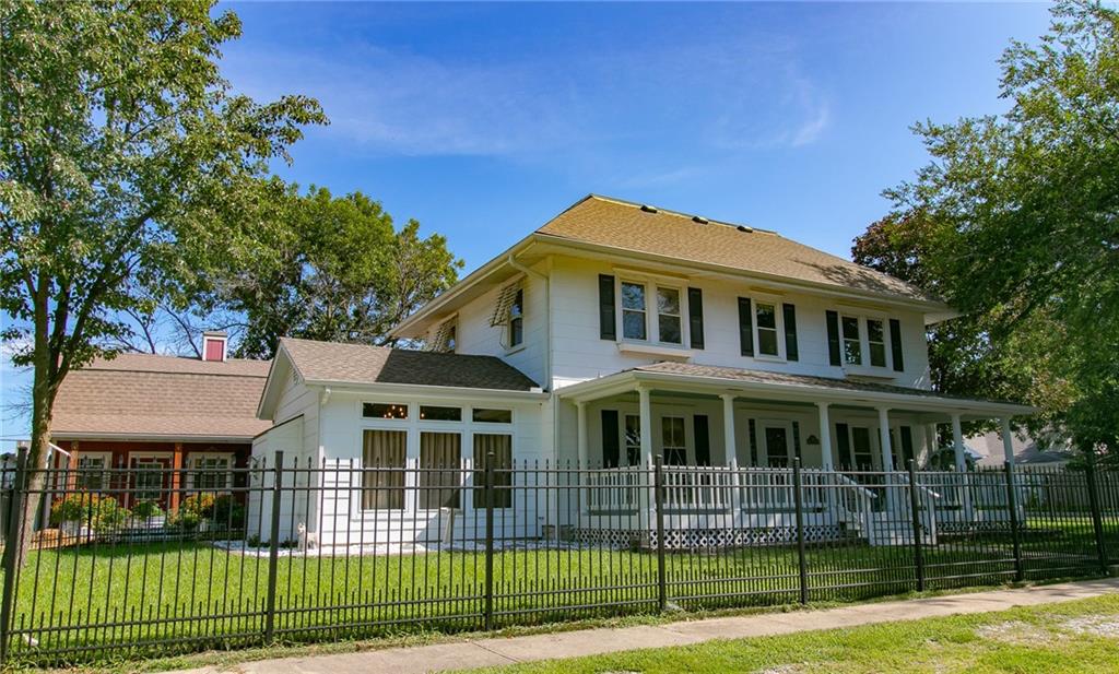 300 W 3rd Street, Holden, MO 64040