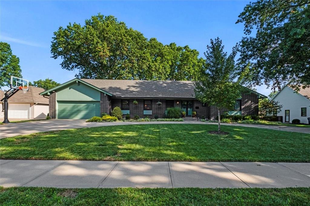 5102 W 96 Terrace, Overland Park, KS 66207