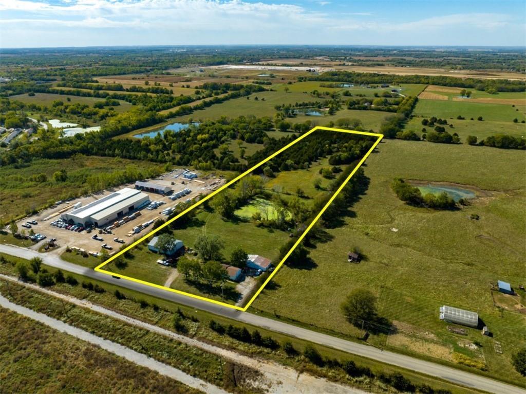 9730 Sunflower Road, De Soto, KS 66018