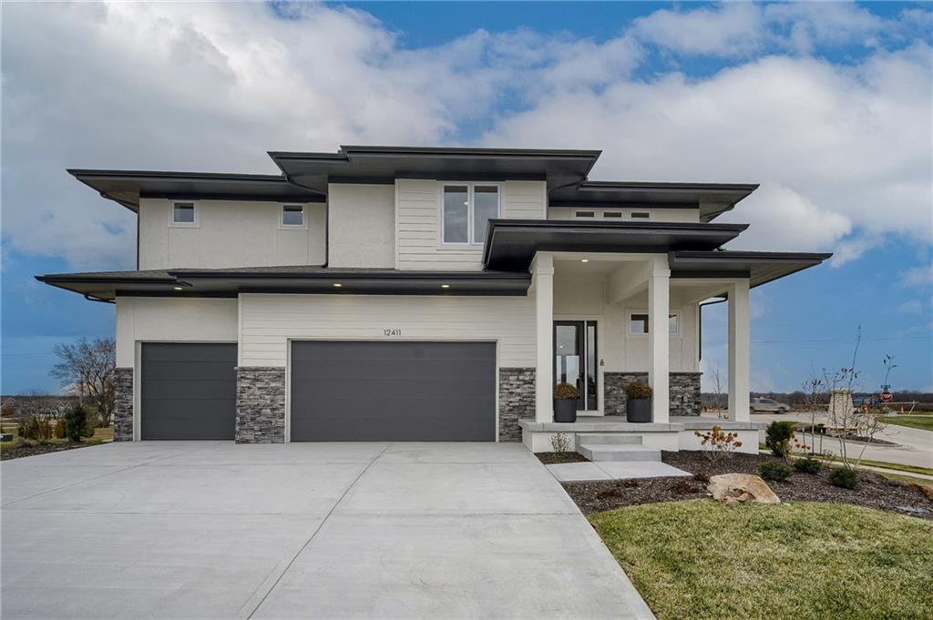 12411 W 182nd Court, Overland Park, KS 66013