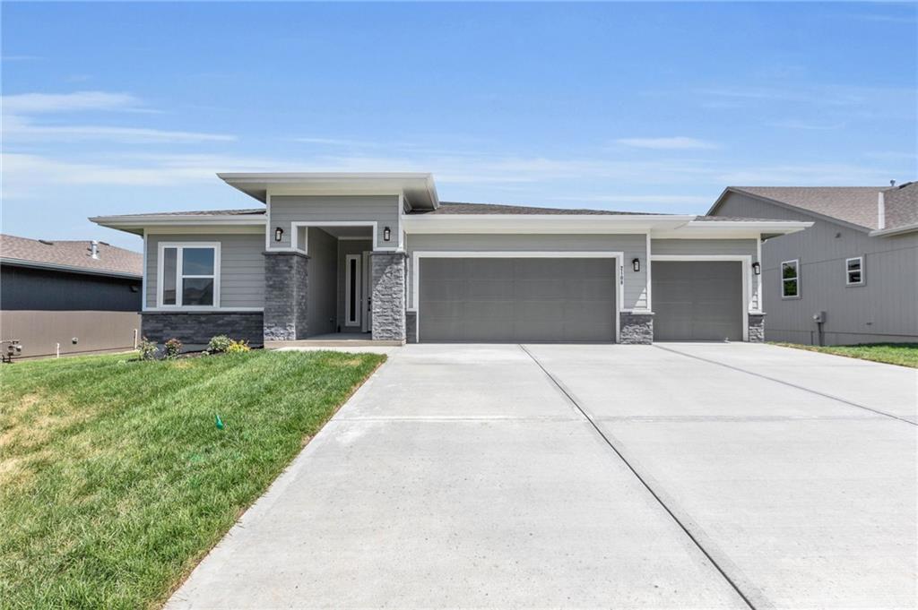 1549 N 162nd Circle, Basehor, KS 66007