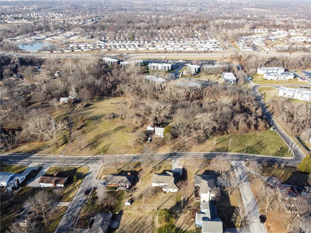 5908 N Broadway Street, Gladstone, MO 64118