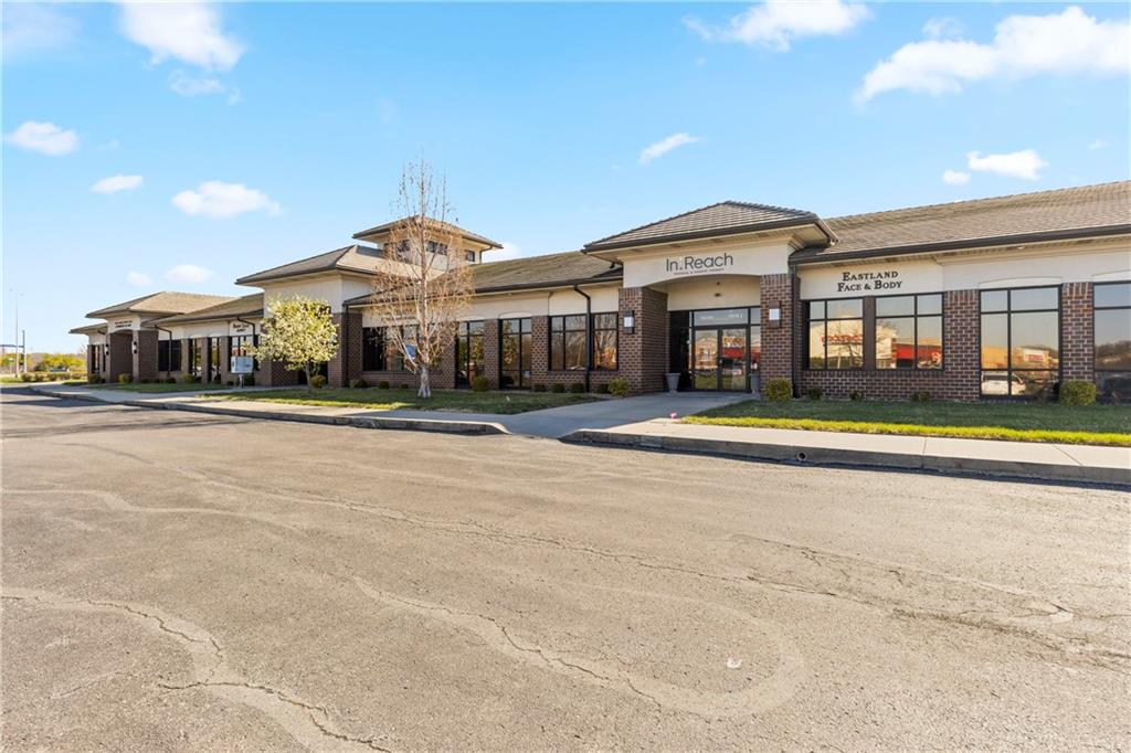 19049 E Valley View Parkway, Independence, MO 64055