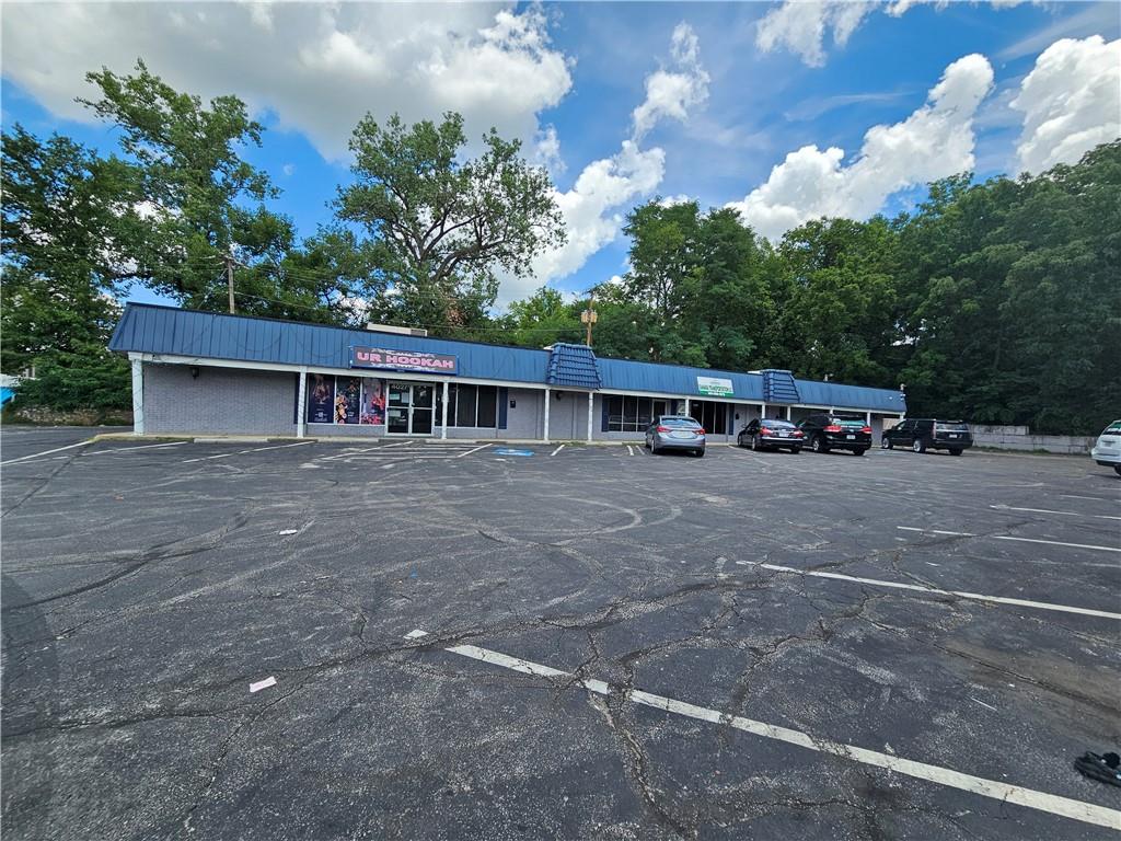 4027 N Cherry Street, Kansas City, MO 64116