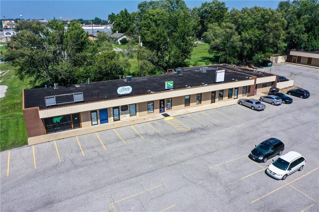 411-425 S Belt Highway, St Joseph, MO 64506