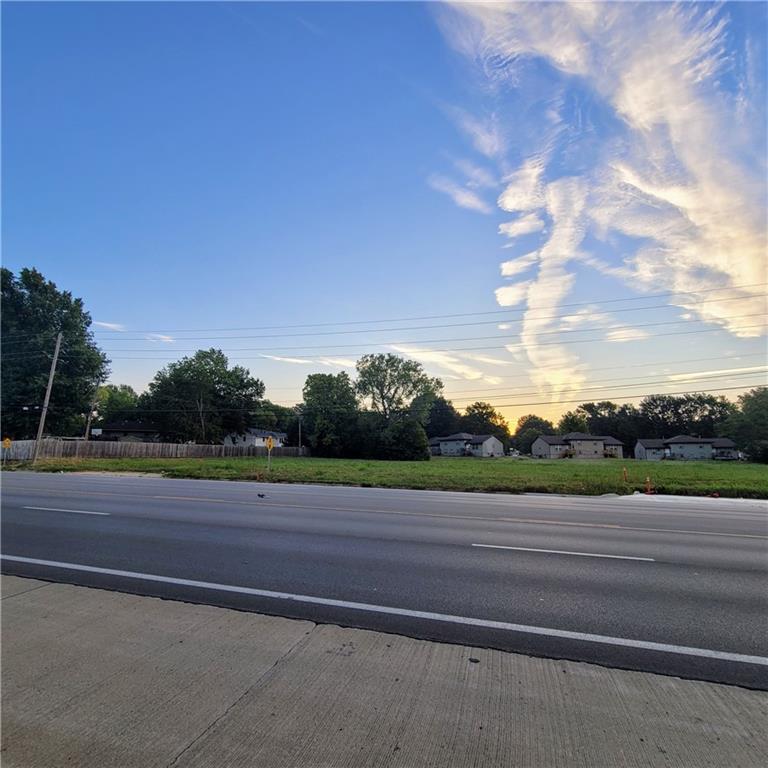 2168 NW 7 Highway, Blue Springs, MO 64014