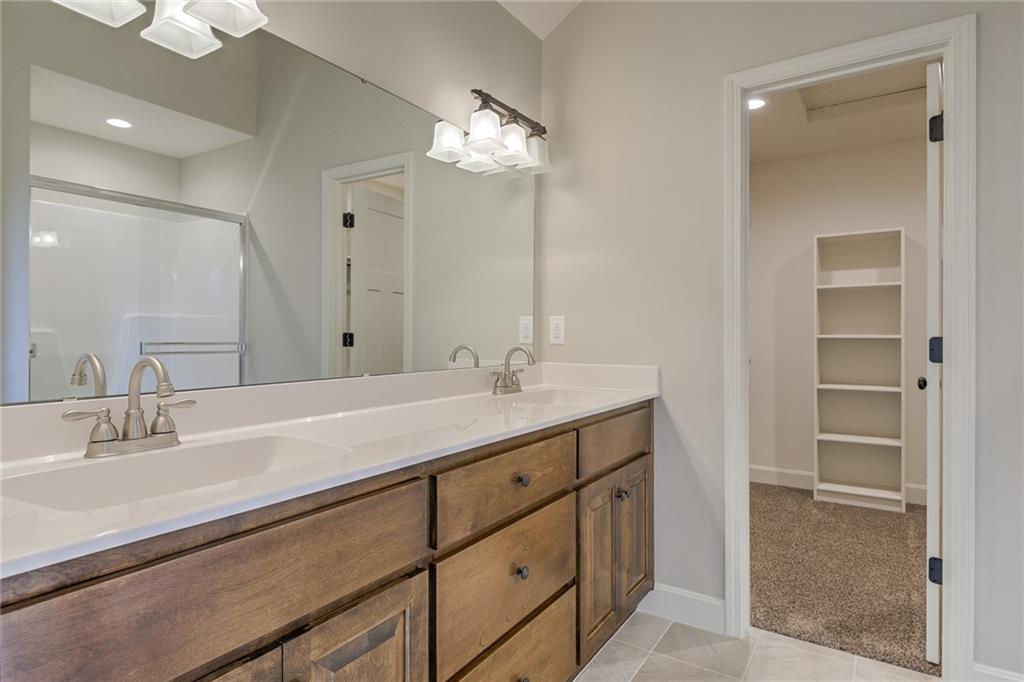 2214 James Downey Road, Independence, MO 64057