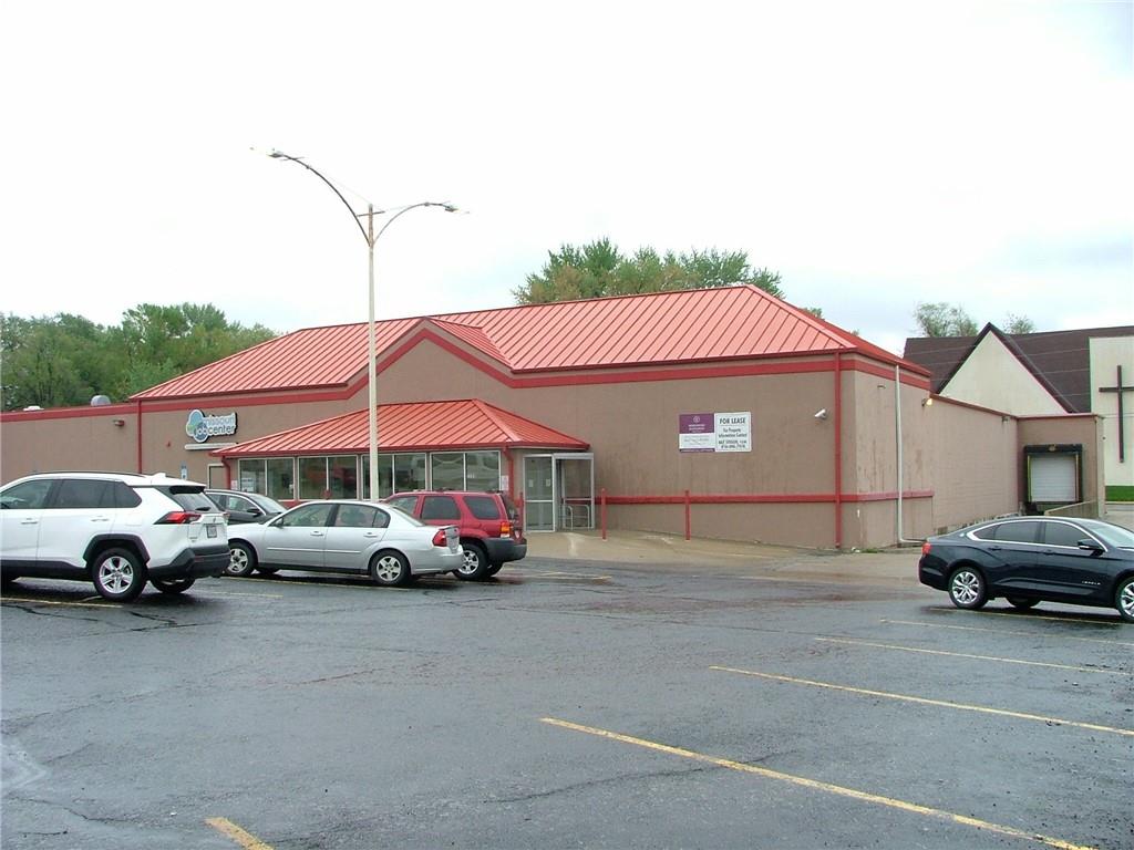 2202 Frederick Avenue, St Joseph, MO 64506
