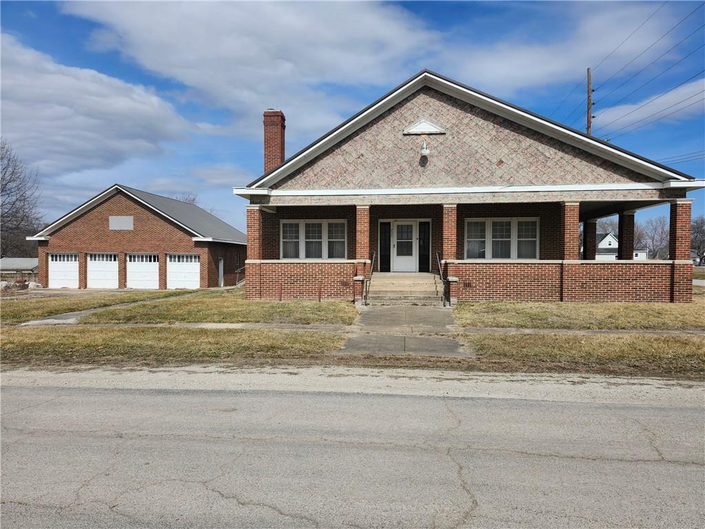 207 E 4th Street, Braymer, MO 64624