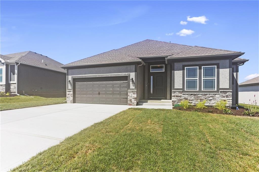11457 N Auburndale Circle, Kansas City, MO 64157