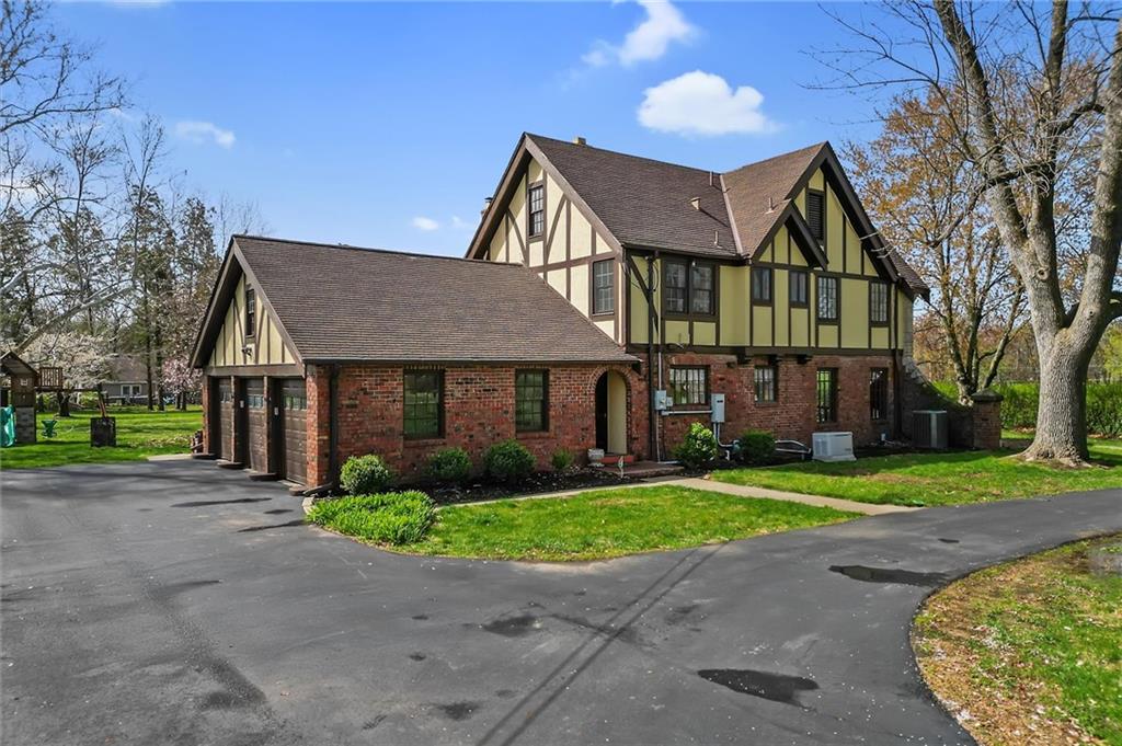 8 Orchard Place, Excelsior Springs, MO 64024