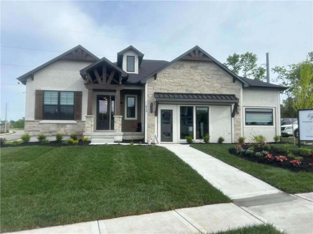 424 SE Maxwell Drive, Blue Springs, MO 64014