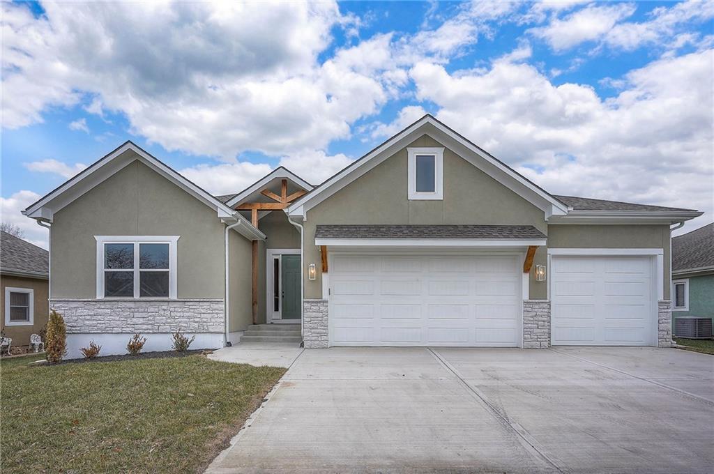 22609 Cole Court, Peculiar, MO 64078