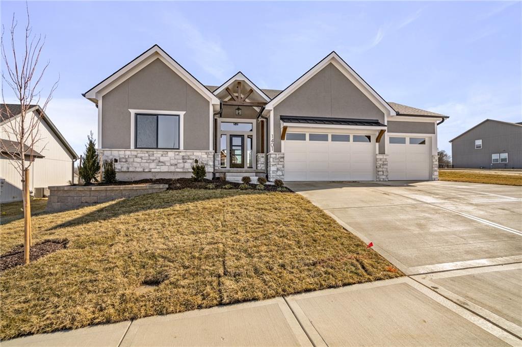 1401 Kintyre Court, Raymore, MO 64083