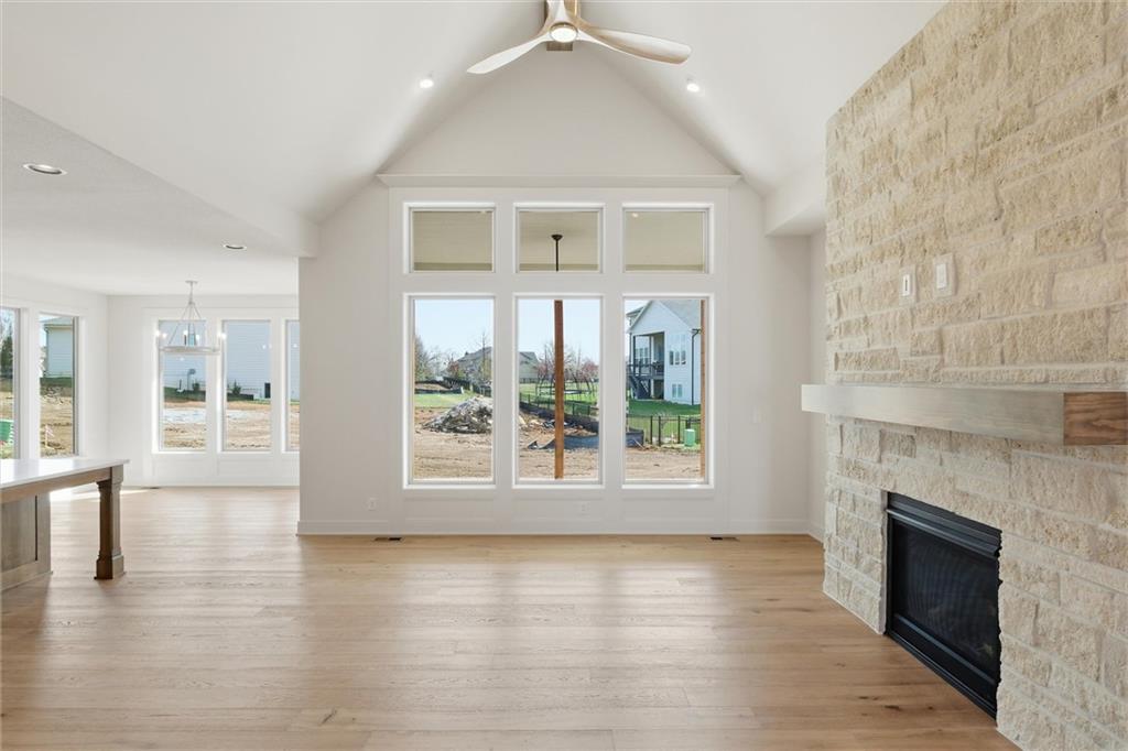 22017 W 99th Terrace, Lenexa, KS 66220