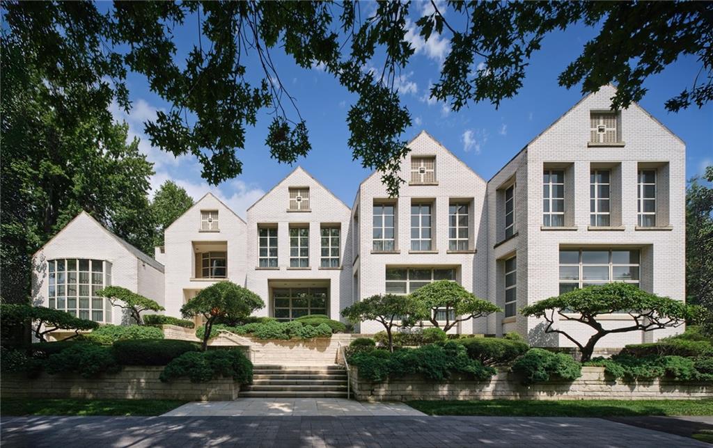 5801 Oakwood Road, Mission Hills, KS 66208