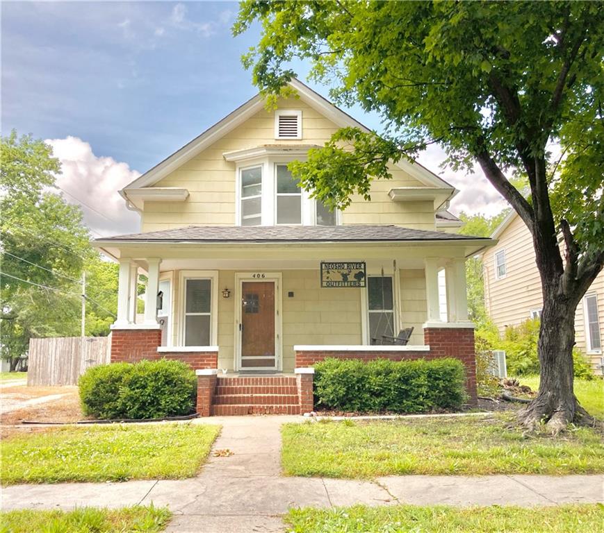 406 S 6th Street, Burlington, KS 66839