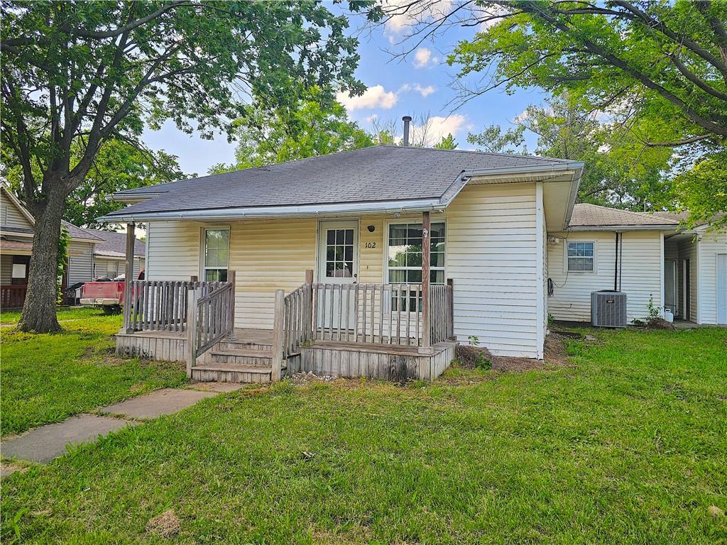 102 Garrison Avenue, Westphalia, KS 66093
