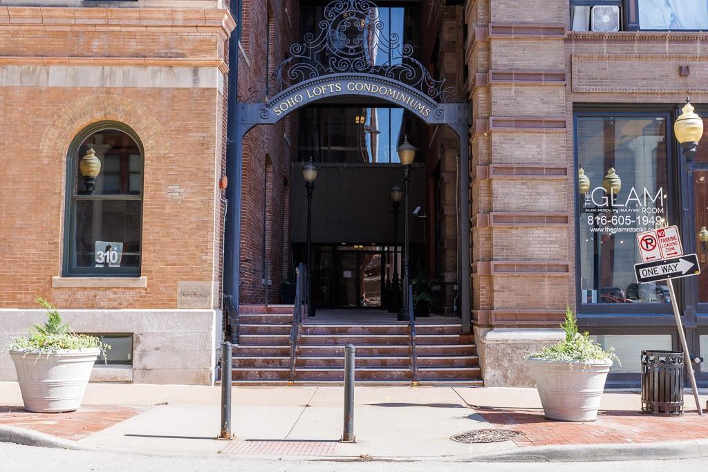 308 W 8th Street, Kansas City, MO 64105
