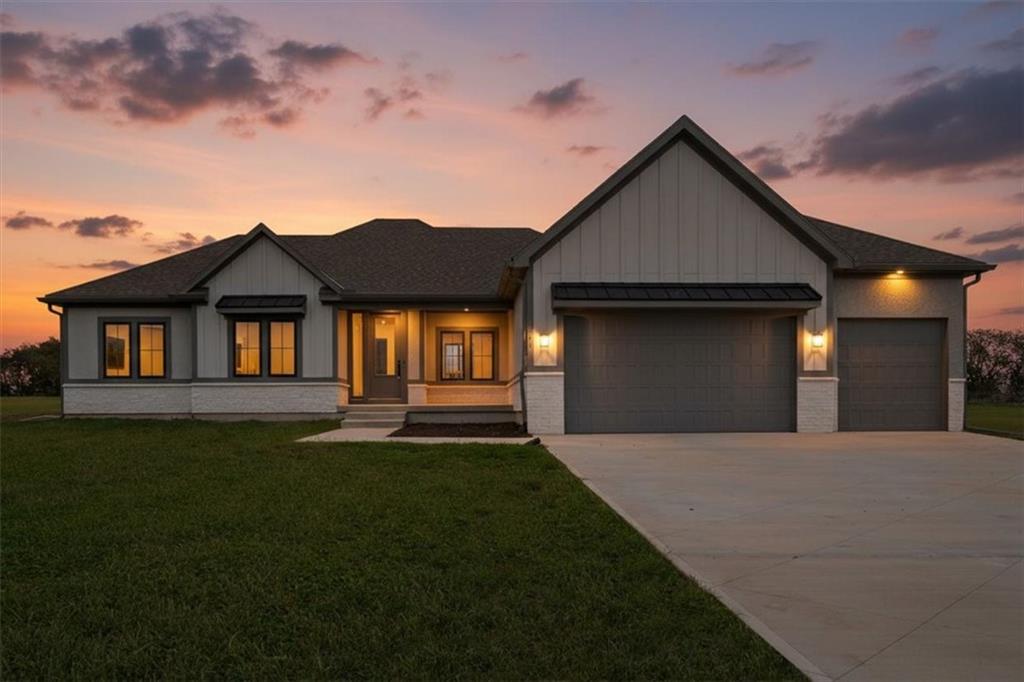 13511 Woodland Ranch Drive, Lee's Summit, MO 64086