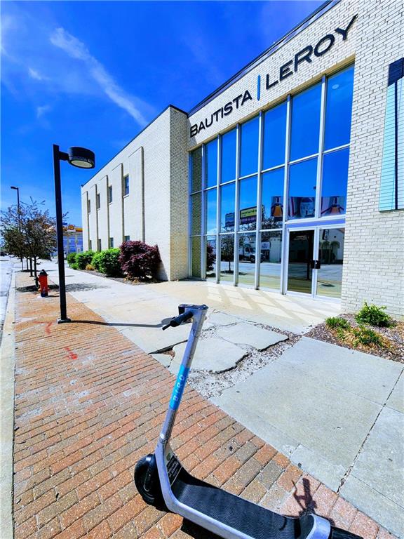 3770 Broadway Boulevard, Kansas City, MO 64111