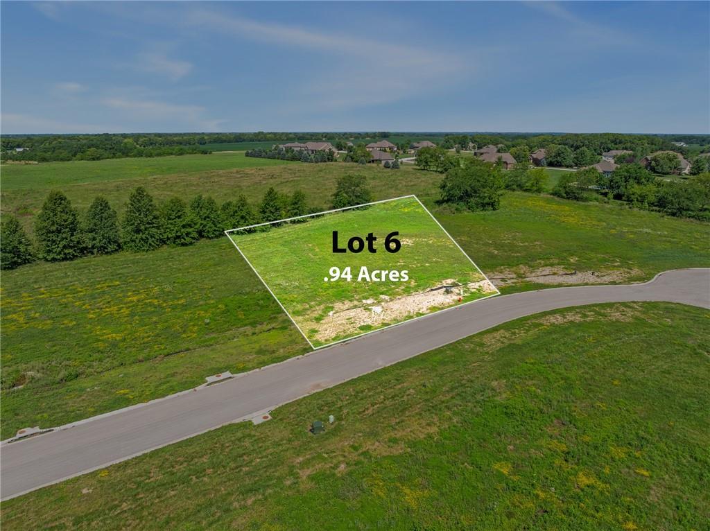 13316 Winner's Circle, Smithville, MO 64089