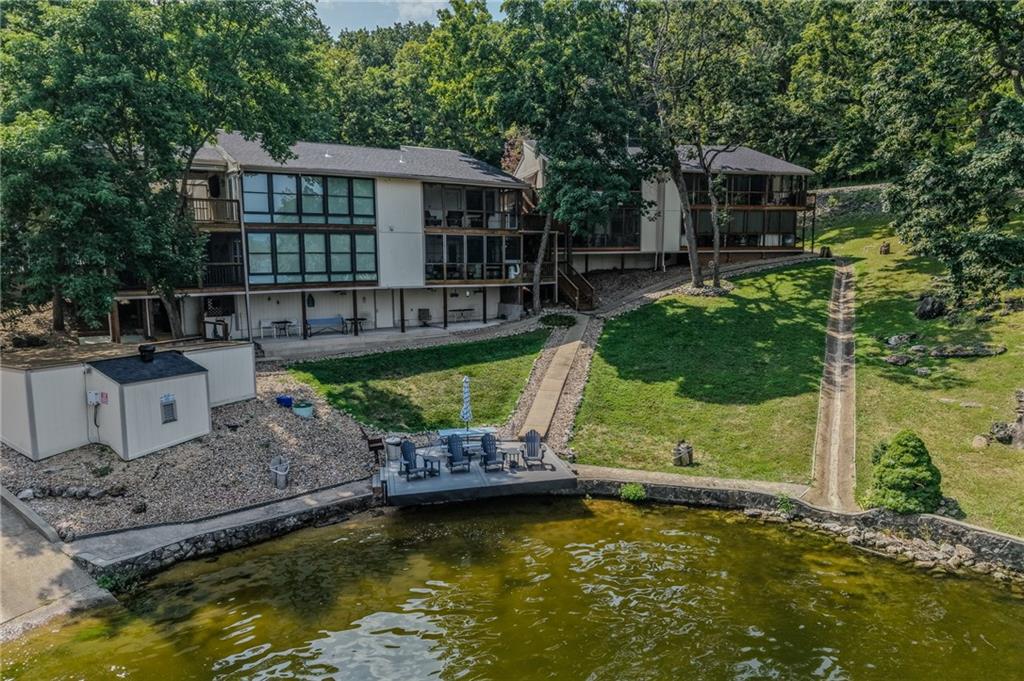 27 Ro-Anda Beach Drive, Lake Ozark, MO 65049